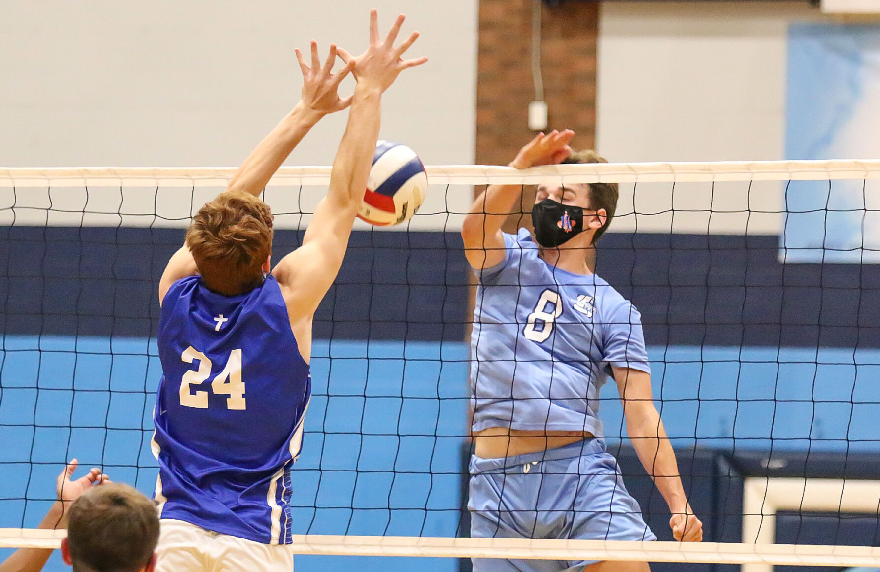 Belleville East vs. Alton Marquette boys volleyball